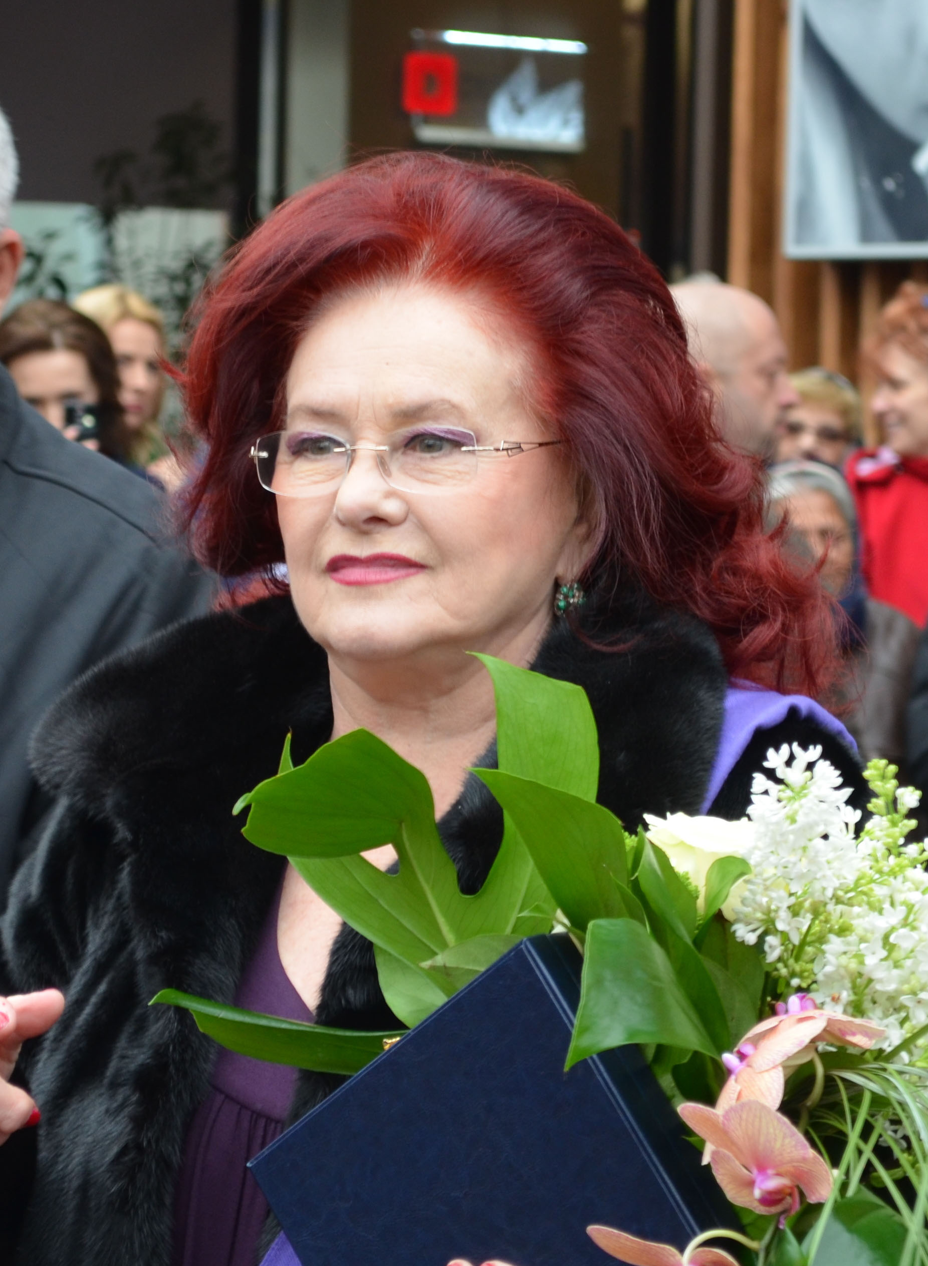 Stela POPESCU